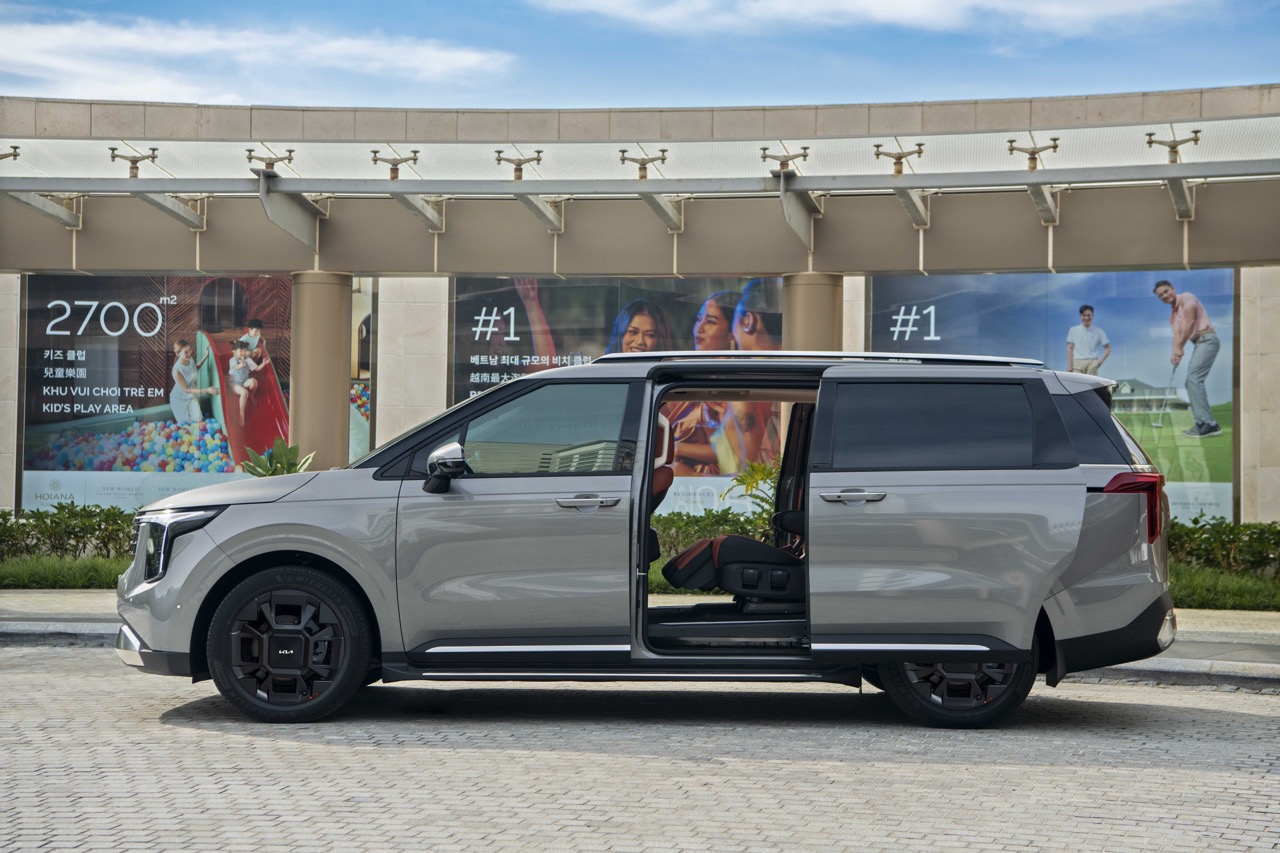 Thiết kế ngoại thất sang trọng của xe Kia Carnival cho thuê
