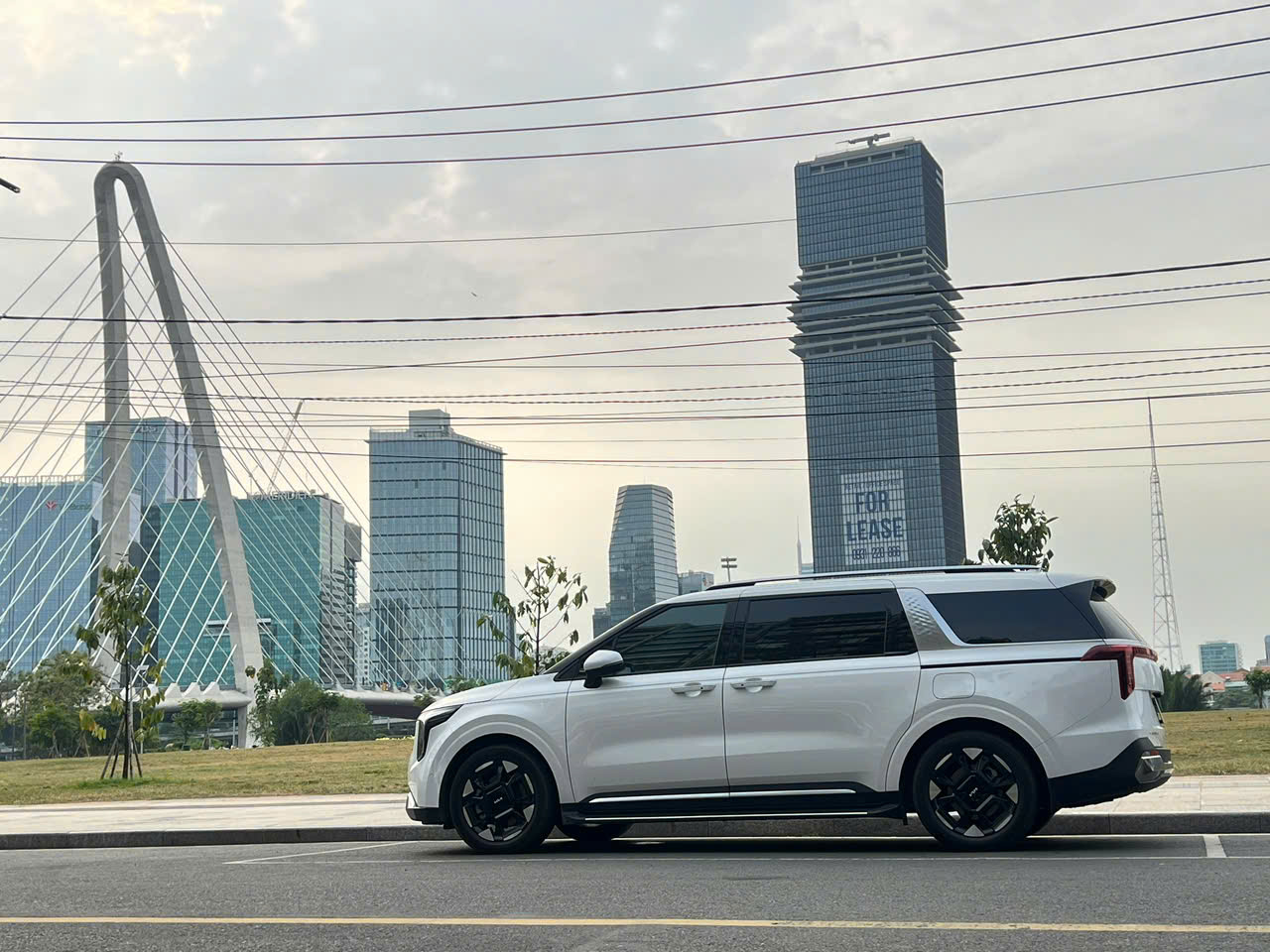 Cho Thuê Xe Có Tài Xế TPHCM